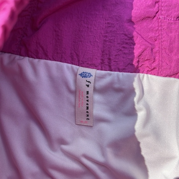 FP Movement Way Up Shorts in Fuschia size M - Picture 3 of 5